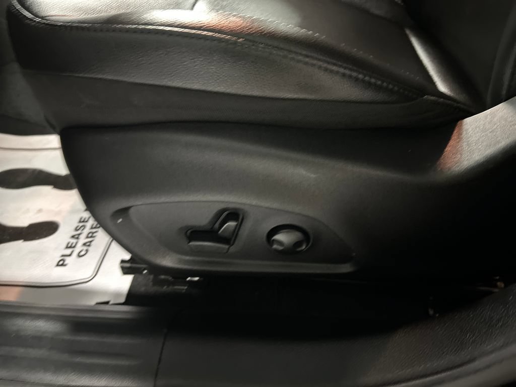 Used 2025 Jeep Compass Limited AWD/4WD image 12
