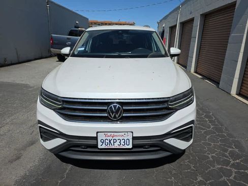 Used 2023 Volkswagen Tiguan SE FWD image 3