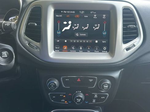 Used 2021 Jeep Compass Latitude FWD image 19