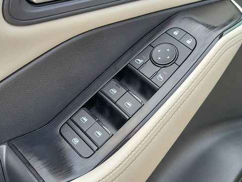 Used 2025 Nissan Rogue SV image 27