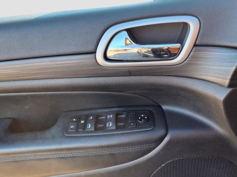 Used 2021 Jeep Grand Cherokee Laredo X image 28