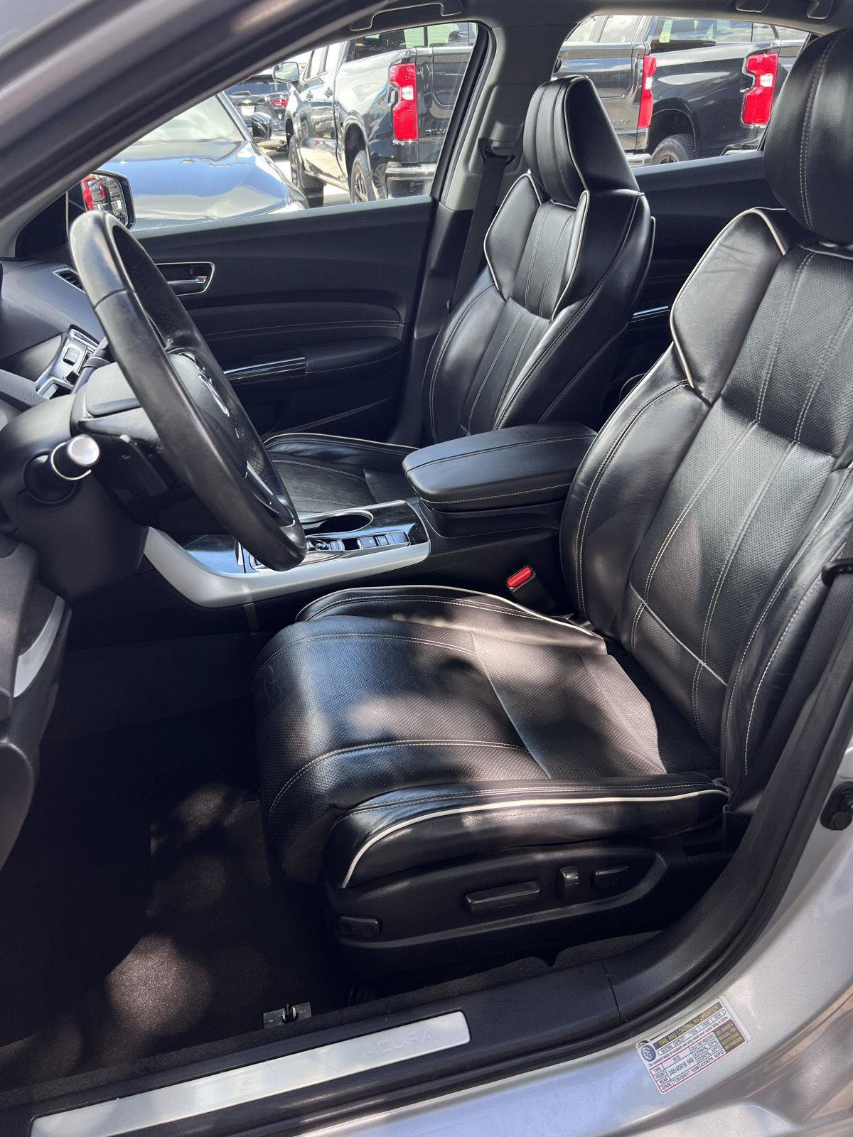 Used 2020 Acura TLX w/ Technology Package FWD image 4