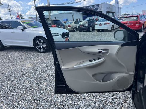 Used 2012 Toyota Corolla LE FWD image 9