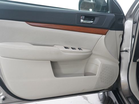 Used 2014 Subaru Outback 2.5i Limited w/ Moonroof Package image 18