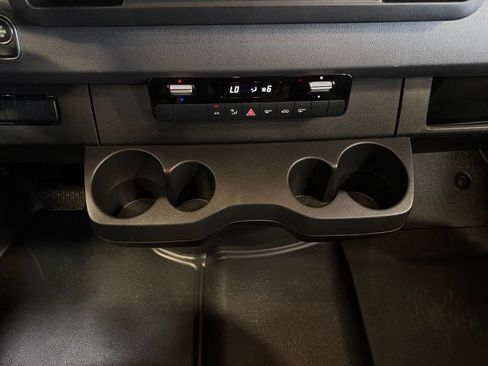 Used 2025 Mercedes-Benz Sprinter 2500 image 15