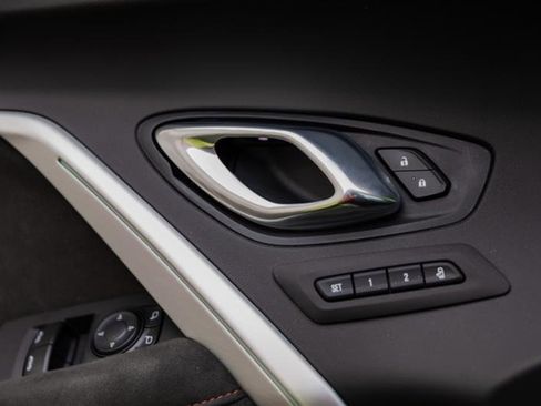 Used 2019 Chevrolet Camaro ZL1 image 27