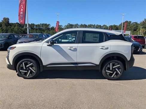 New 2026 Nissan Kicks SV image 6