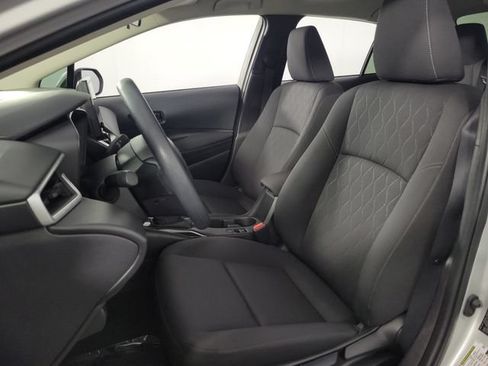 Used 2025 Toyota Corolla LE FWD image 11