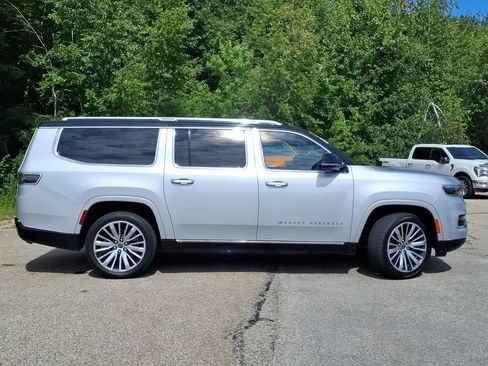 Used 2024 Jeep Grand Wagoneer L Series III AWD/4WD image 3