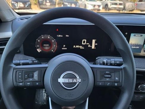 New 2025 Nissan Kicks SV w/ Illumination Package image 7