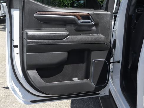 Used 2024 GMC Sierra 1500 Elevation w/ LPO, Elevation Black Package AWD/4WD image 42