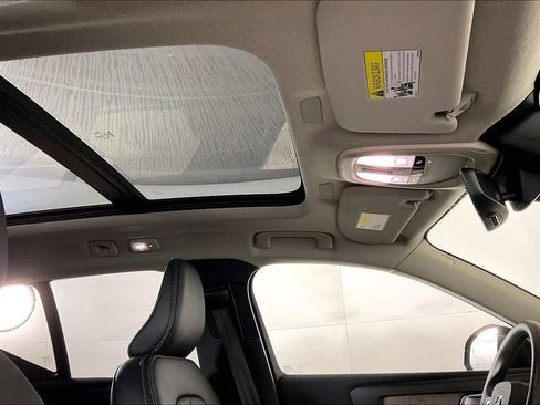 Used 2024 Volvo XC40 B5 Ultimate w/ Protection Package Premier AWD/4WD image 29