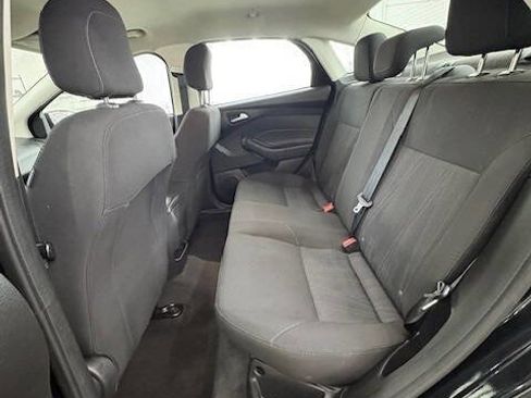 Used 2018 Ford Focus SE w/ Cold Weather Package image 10