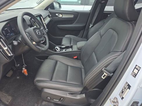Used 2026 Volvo XC40 B5 Plus AWD/4WD image 7