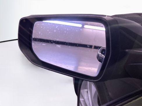 Used 2017 Chevrolet Malibu LT FWD image 16