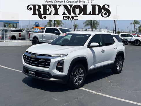 Used 2025 Chevrolet Equinox LT FWD image 1