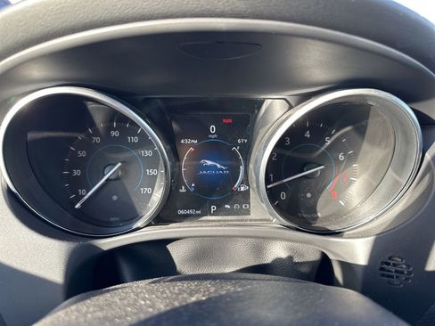 Used 2017 Jaguar F-PACE Premium image 27