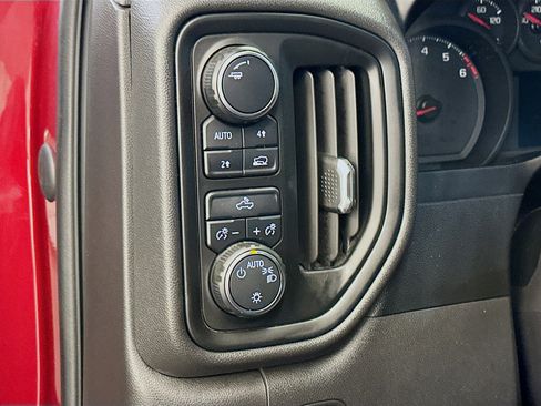 Used 2019 Chevrolet Silverado 1500 Custom w/ Custom Value Package image 17