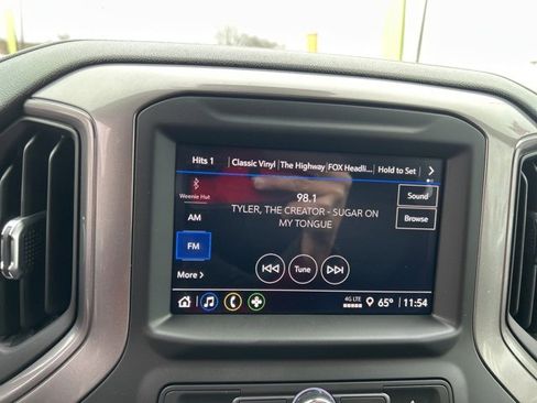 Used 2025 Chevrolet Silverado 2500 Custom w/ Custom Value Package image 23