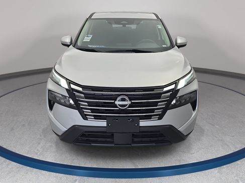 Certified 2024 Nissan Rogue SV AWD/4WD image 2