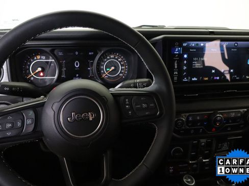 Used 2025 Jeep Gladiator Sport AWD/4WD image 23