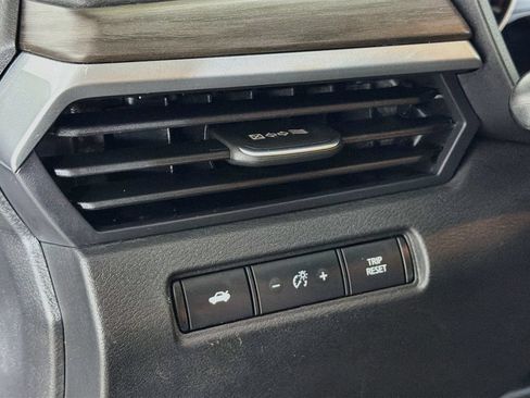 Used 2025 Nissan Altima 2.5 SV FWD image 11