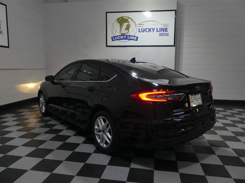 Used 2019 Ford Fusion SE FWD image 10