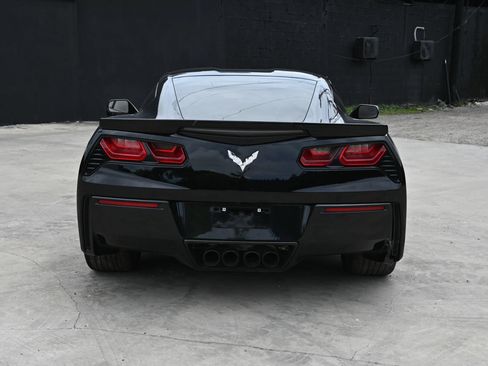 Used 2017 Chevrolet Corvette Stingray Coupe w/ Carbon Flash Badge Package RWD image 4