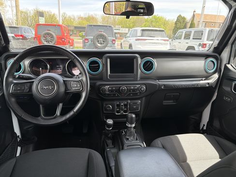Used 2023 Jeep Wrangler Unlimited w/ Cold Weather Group AWD/4WD image 15
