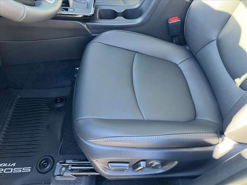 New 2026 Toyota Corolla Cross XLE image 4