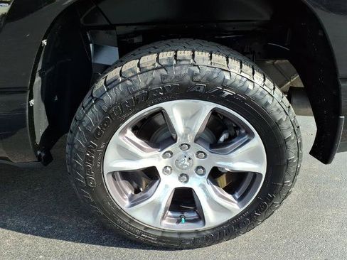 Used 2024 RAM 1500 Laramie AWD/4WD image 7