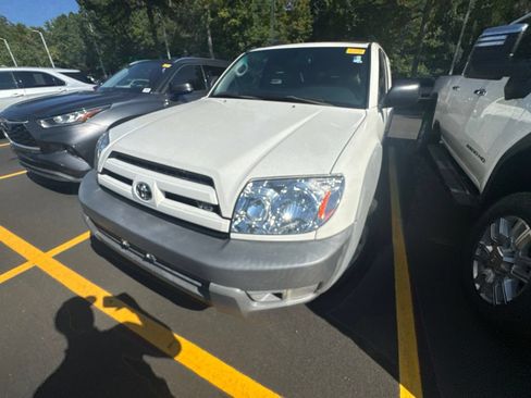 Used 2003 Toyota 4Runner SR5 AWD/4WD image 8