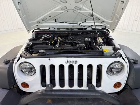 Used 2013 Jeep Wrangler Unlimited Sport AWD/4WD image 28