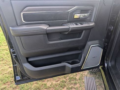 New 2026 RAM 3500 Laramie AWD/4WD image 9