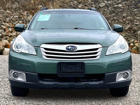 Used 2010 Subaru Outback 2.5i Premium AWD/4WD image 3