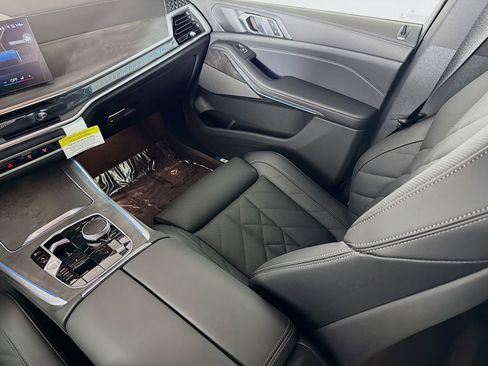 New 2026 BMW X5 xDrive50e w/ Premium Package image 25