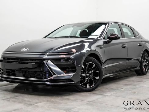 Used 2025 Hyundai Sonata SEL FWD image 1