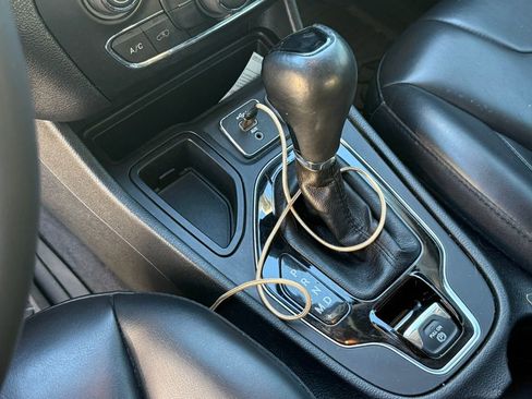 Used 2020 Jeep Cherokee Latitude Plus image 23