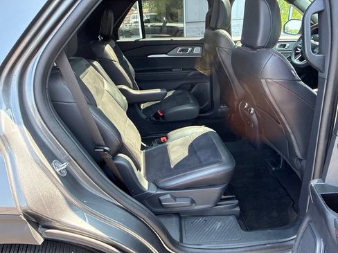 Used 2025 Ford Explorer ST AWD/4WD image 29