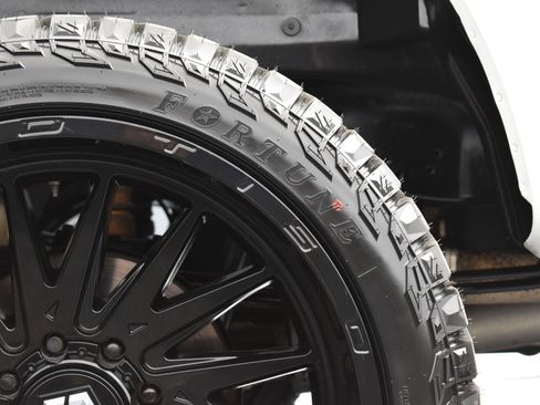 Used 2022 Ford F250 Lariat w/ Black Appearance Package image 42