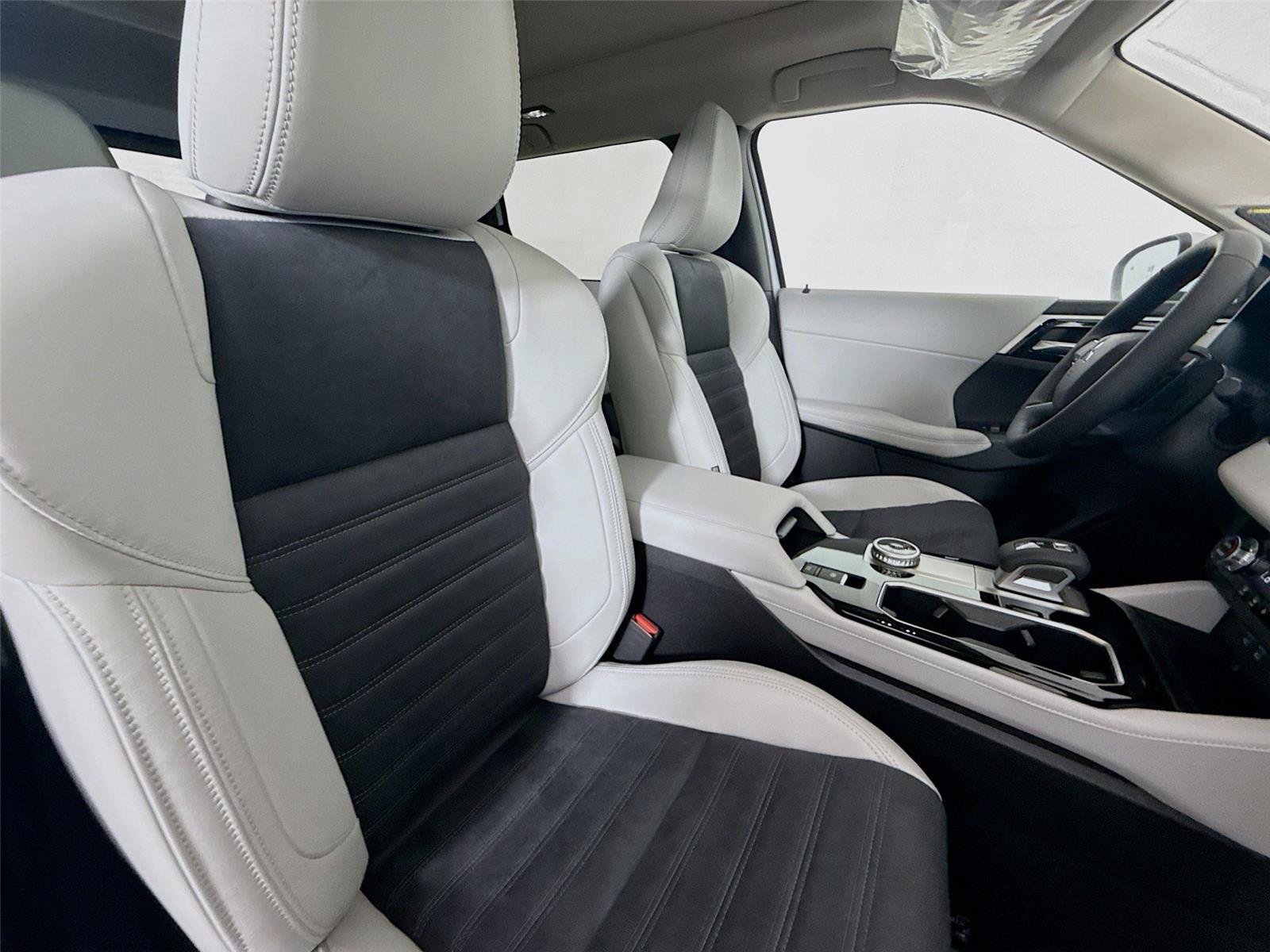 New 2026 Mitsubishi Outlander SE FWD image 21