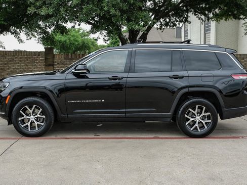 Used 2023 Jeep Grand Cherokee L Limited image 21
