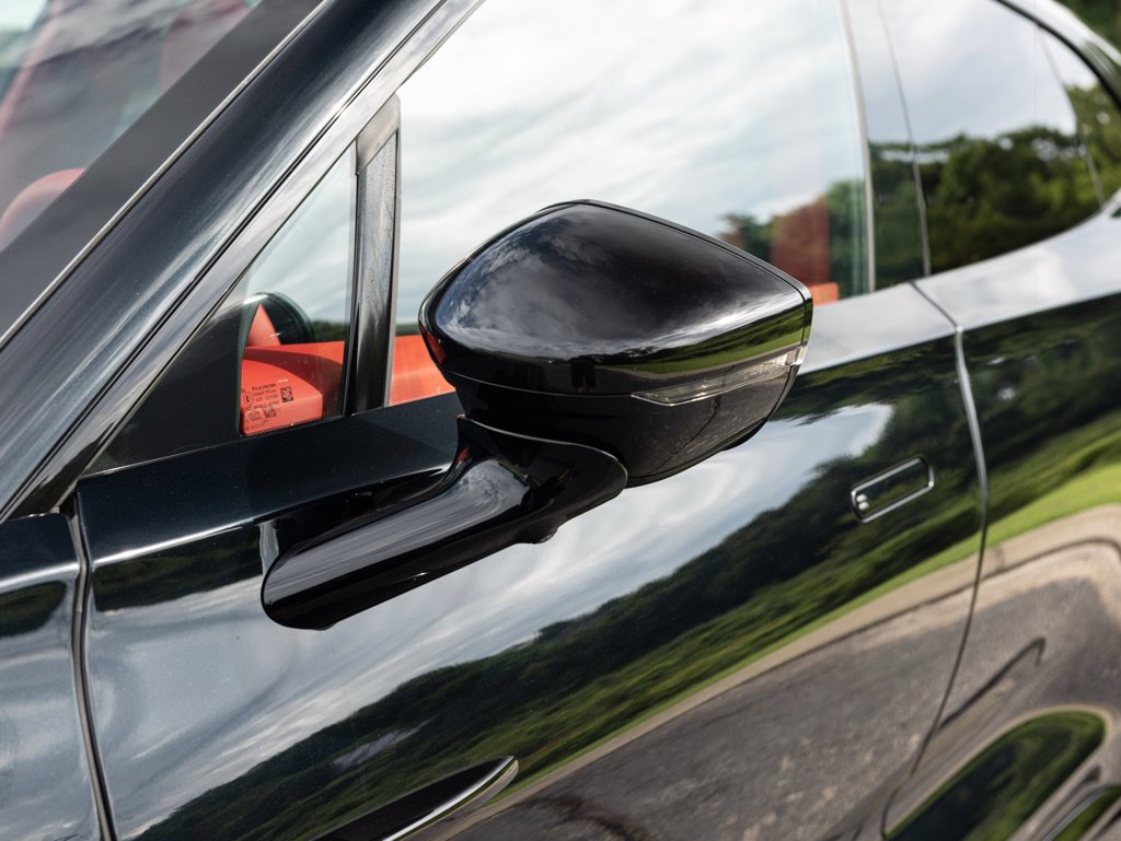 Used 2026 Aston Martin DBX 707 AWD/4WD image 17