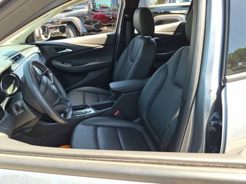 Used 2023 Buick Encore GX Essence w/ Experience Buick Package FWD image 11