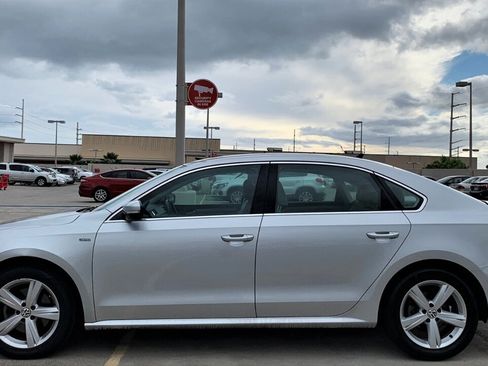 Used 2015 Volkswagen Passat 1.8T Limited Edition FWD image 8