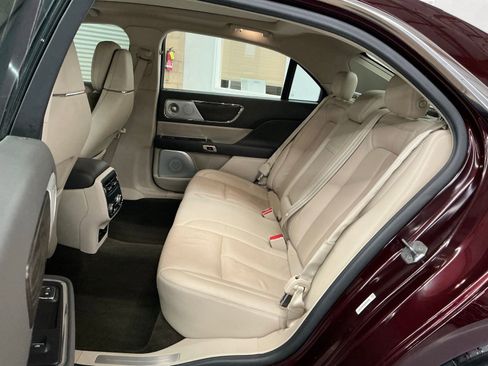 Used 2019 Lincoln Continental Reserve image 16