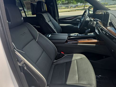 Certified 2023 Cadillac Escalade Premium Luxury w/ Performance Package AWD/4WD image 10