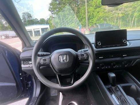 Used 2024 Honda Accord EX image 11