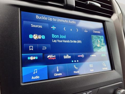 Used 2020 Ford Fusion SE image 12