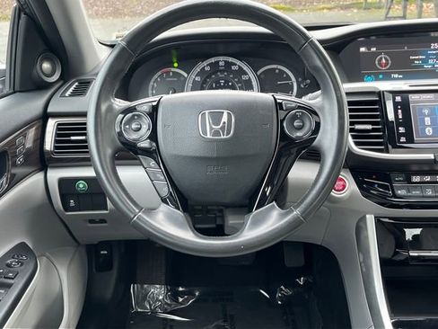 Certified 2017 Honda Accord EX-L image 11